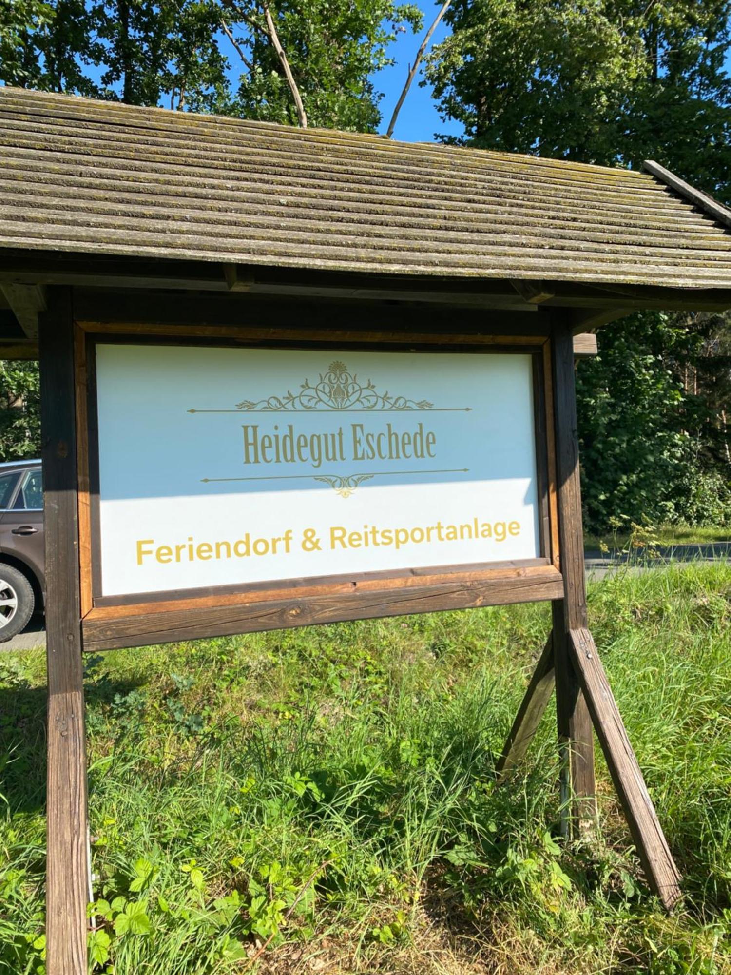 Heidegut Eschede Reitsportanlage Und Feriendorf Buitenkant foto