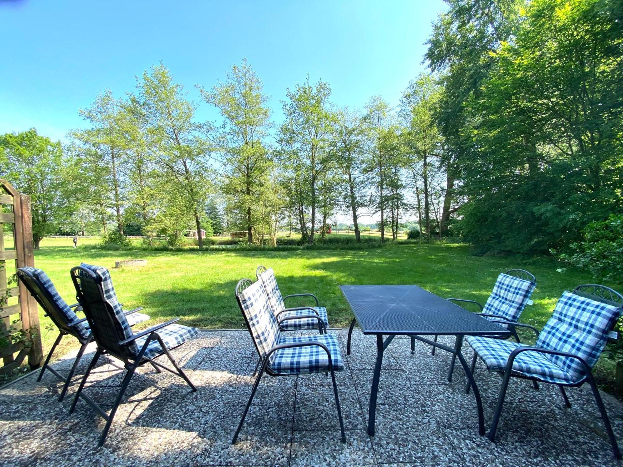 Heidegut Eschede Reitsportanlage Und Feriendorf Buitenkant foto